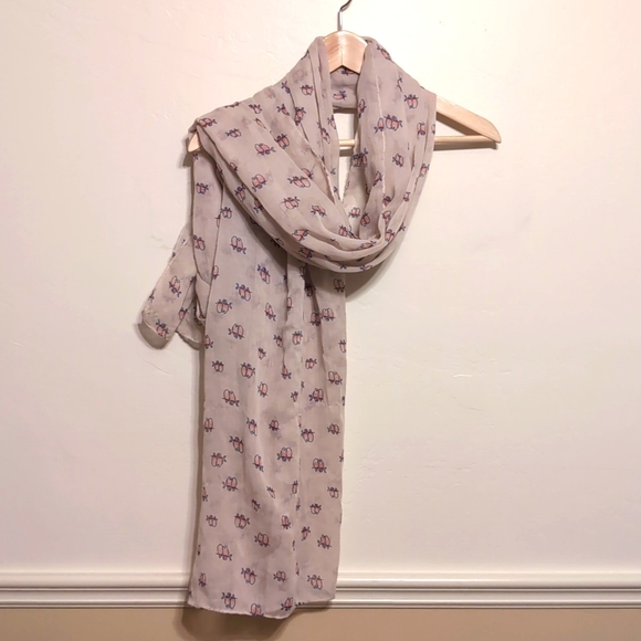 Gauzy Cotton Scarf with a Lovebird pattern - Picture 1 of 3